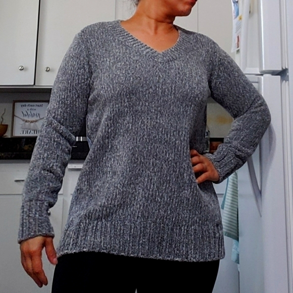 Orvis Chenille V-Neck Sweater, Color Gray Size S - Picture 4 of 15